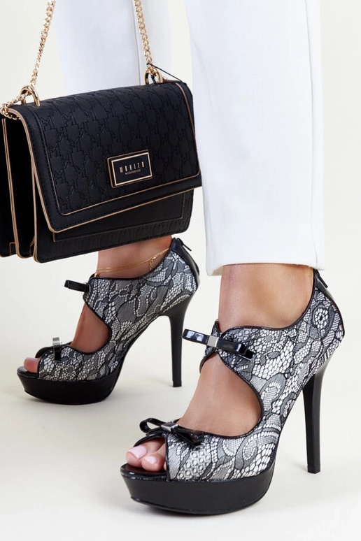 Saltos Metla elegantes preto e branco