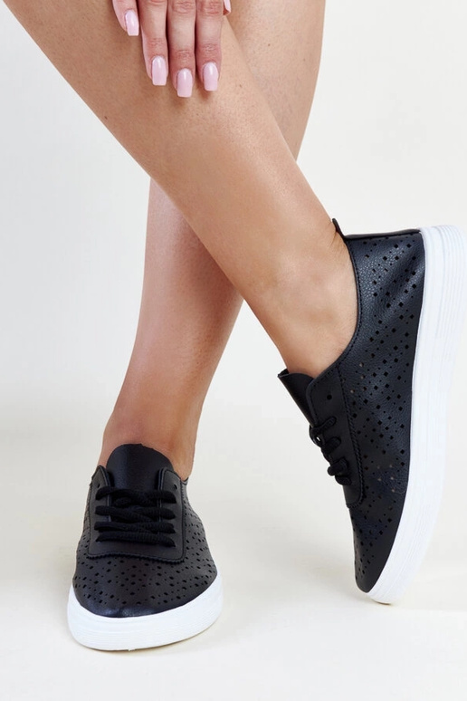 Tênis Manoek preto vazado Tênis Manoek preto vazado