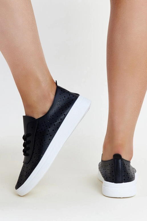 Tênis Manoek preto vazado Tênis Manoek preto vazado