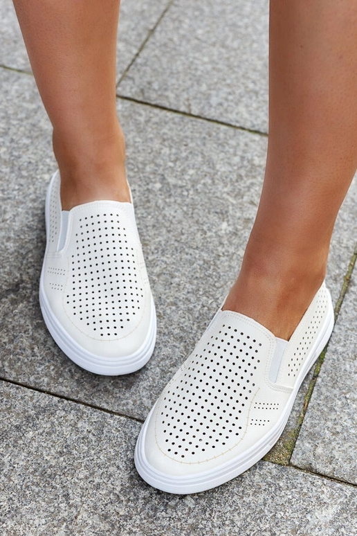 Ténis arejados bege slip-on Dafina