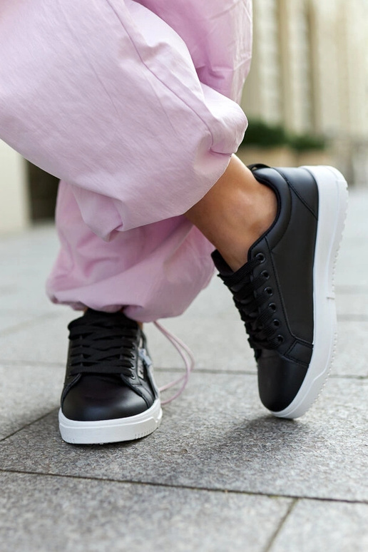 Tênis preto couro ecológico Brecht