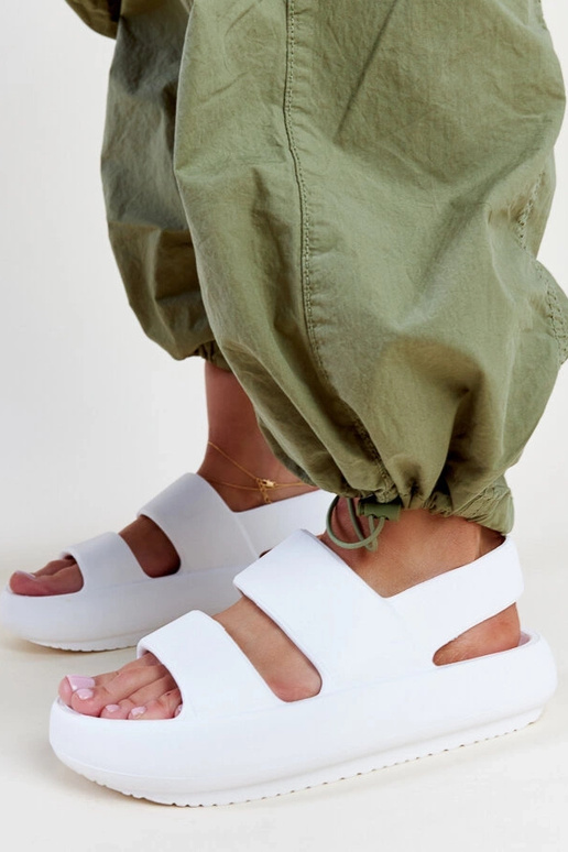 Sandálias brancas Attiana