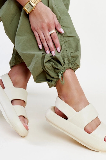 Sandálias Attiana Bege 2