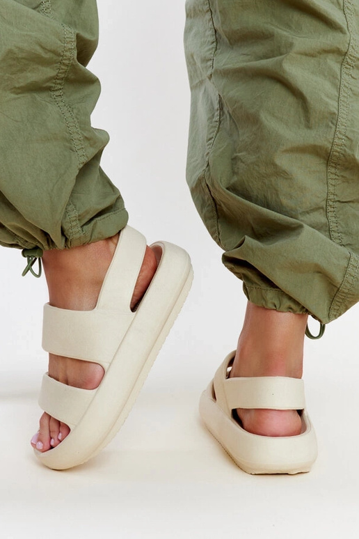 Sandálias Attiana Bege