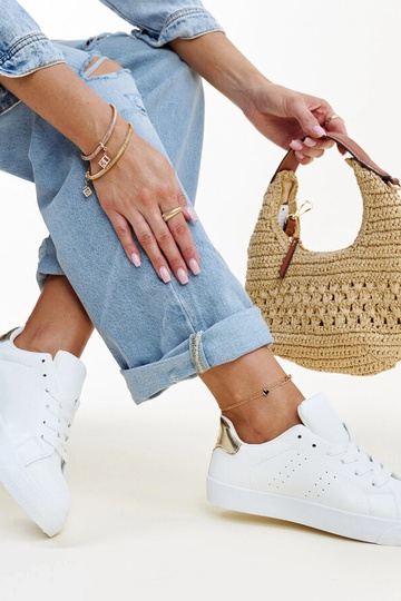 Tênis Akila branco e dourado 2