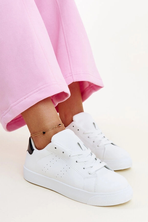 Tênis Akila preto e branco