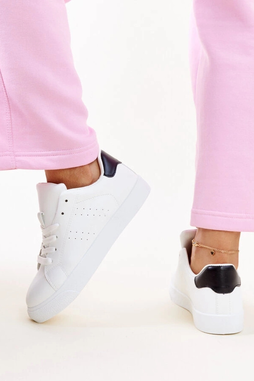 Tênis Akila preto e branco