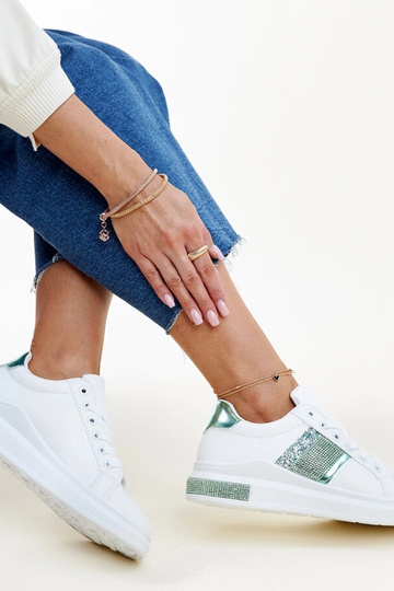 Tênis branco e verde com... 2