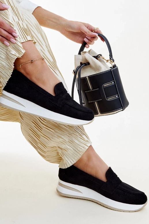 Sapatos Muna pretos perfurados