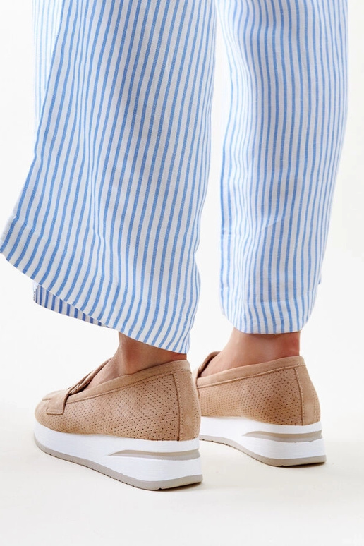 Sapatos Muna marrom perfurados