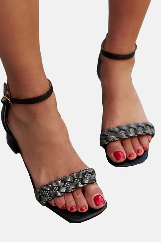 Sandálias de salto grosso com... Sandálias de salto grosso com...