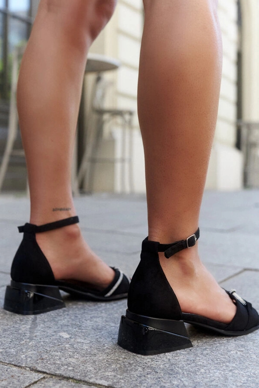 Sandały na klocku ze skórzana wkładką... Sandały na klocku ze skórzana wkładką...