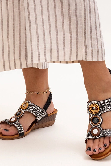 Sandálias Azeeza de salto...