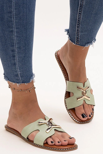 Chinelo verde com fivela Razanna 2