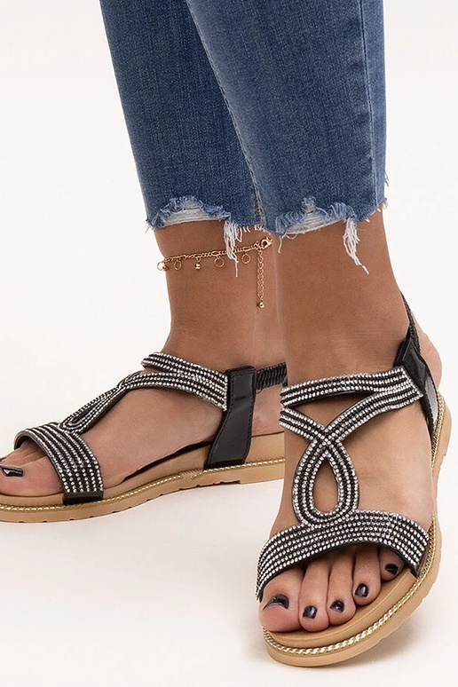 Sandálias pretas decoradas com...