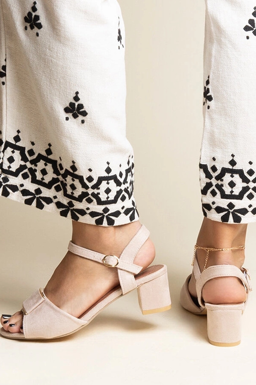 Sandálias bege salto baixo Frederica