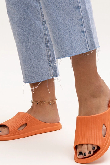 Pantufas de espuma laranja... 2