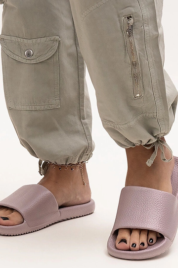 Pantufas de espuma roxa...