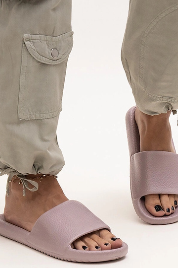 Pantufas de espuma roxa... 2