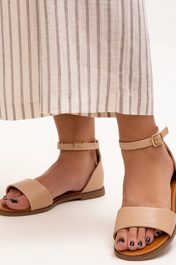 Sandálias bege com...