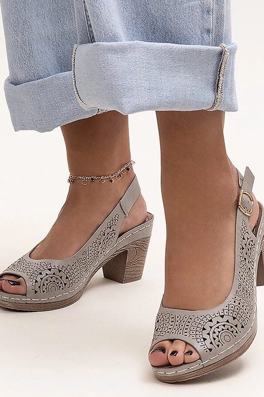 Sandálias de salto vazadas cinza Riessen