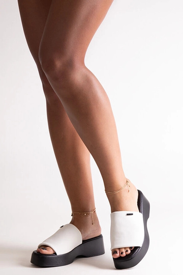 Chinelo plataforma branco...