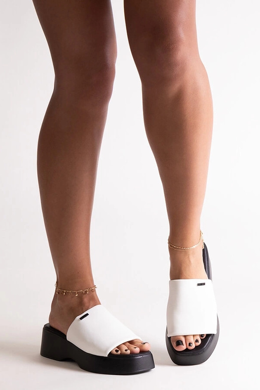 Chinelo plataforma branco Big Star... Chinelo plataforma branco Big Star...