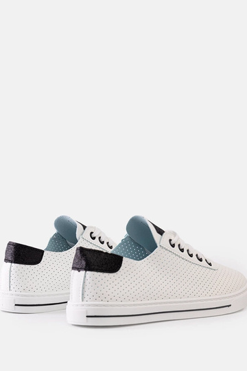 Tênis feminino branco perfurado com cadarço Ruala 2