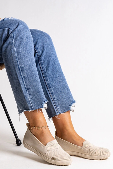 Tênis Shadhi Bege Slip-On em Tecido 2