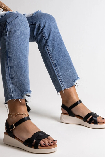 Sandálias de cunha baixas... 2