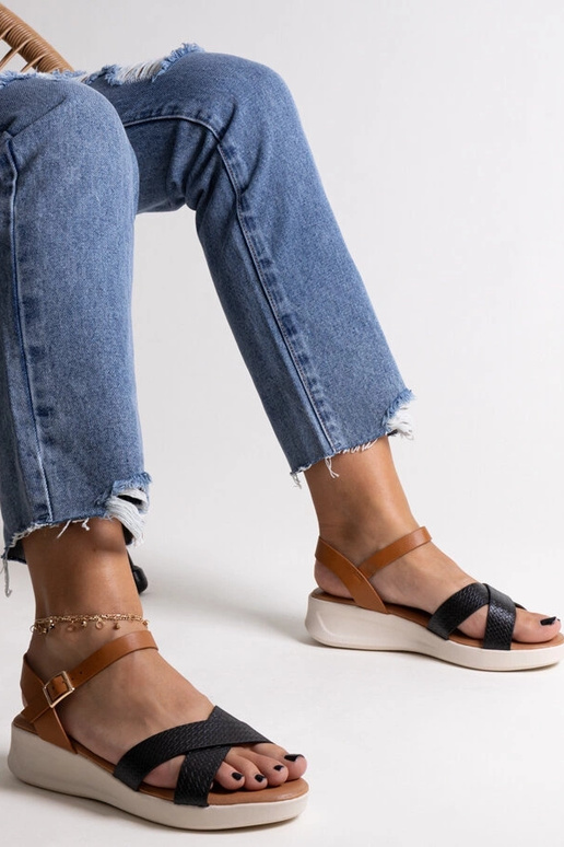 Sandálias Hakima de salto baixo...