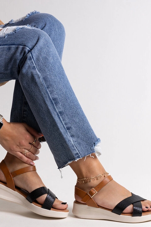 Sandálias Hakima de salto baixo...