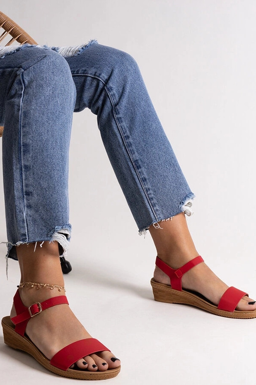 Sandálias vermelhas de couro...