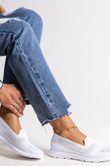 Tênis branco com solado de...