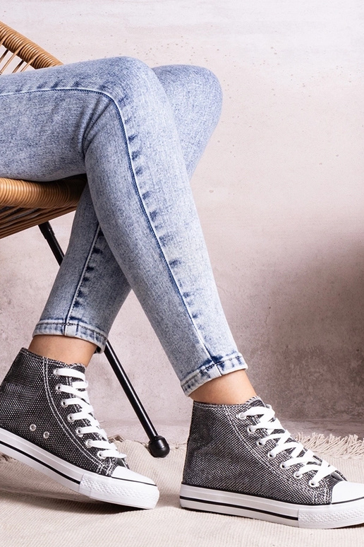 Tênis cano alto preto em malha...