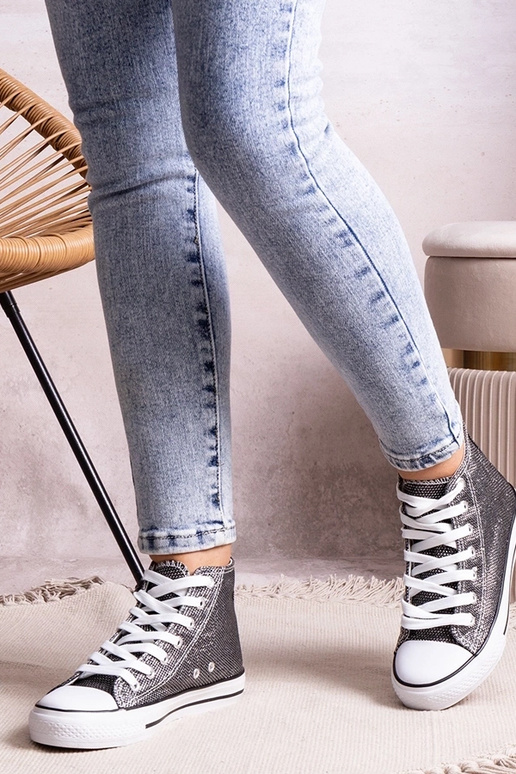 Tênis cano alto preto em malha...