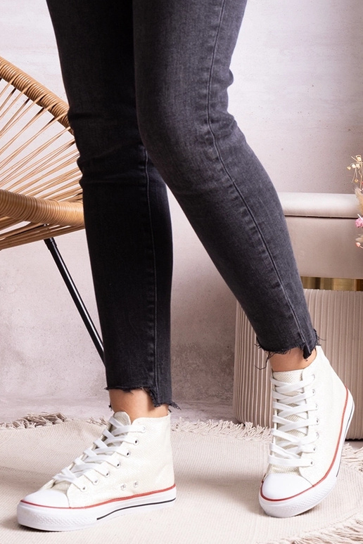 Tênis cano alto branco em malha...