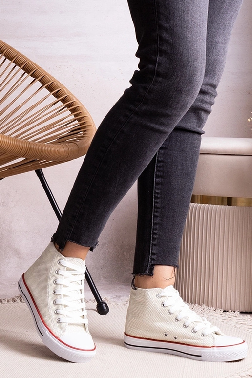 Tênis cano alto branco em malha...