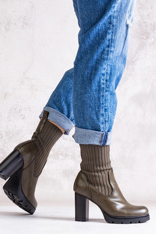 Botins verdes com salto bloco em...