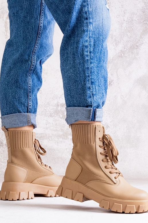 Botins bege com cano elástico Zogba