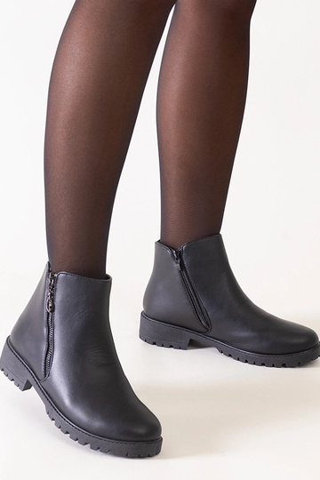 Botas de cano curto pretas com inserções metálicas em couro sintético Branda