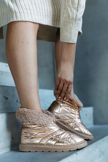 Botas de neve isoladas...