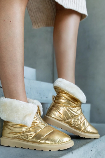 Botas de neve isoladas... 2