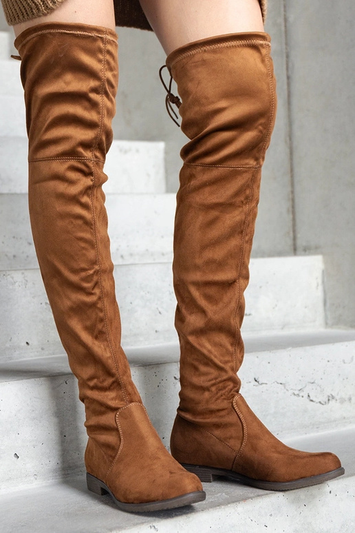 Botas marrons de camurça sintética...