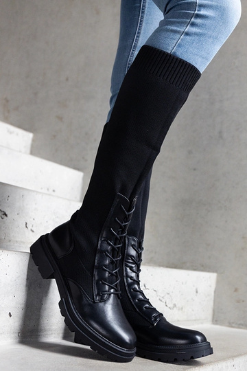 Botas pretas slip-on com cabedal em tecido flexível Luana 2