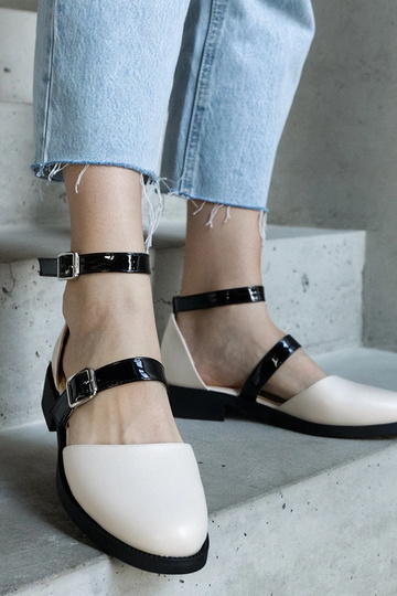Balerinas bejes com fivela Josiane 2