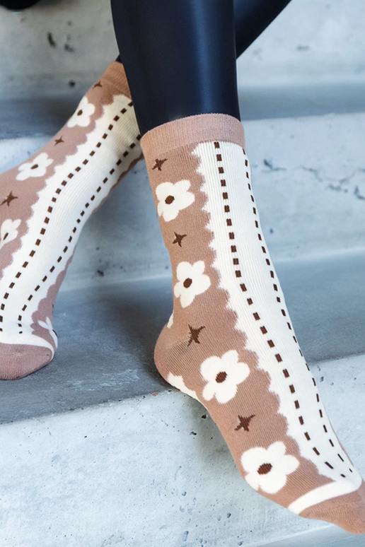 Meias quentes pretas e brancas Sella