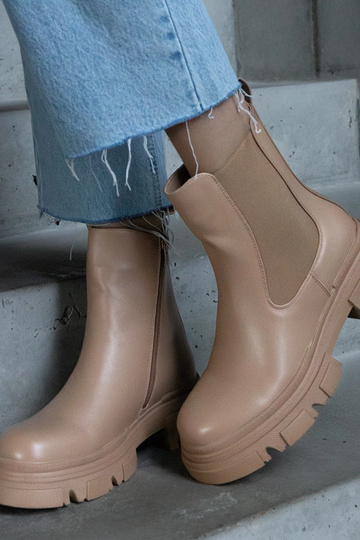 Botas de inverno bejes com...