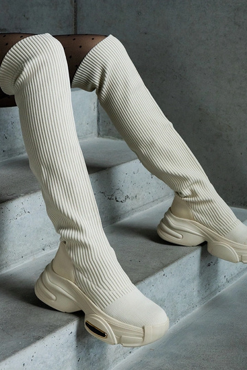 Botas bege sem cadarço com... 2