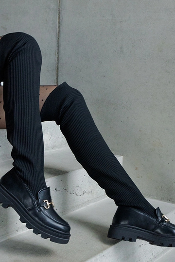 Botas pretas com cano...